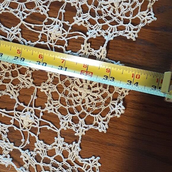 3 pc bundle of vintage ecru 34" X 16" tatted runner and 10" & 12" doilys - Picture 3 of 8